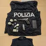 Il materiale sequestrato dalla Polizia
