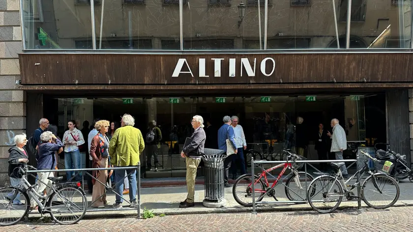 L'esterno della sala in via Altinate