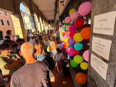 La manifestazione di solidarietà al Bar Clistina
