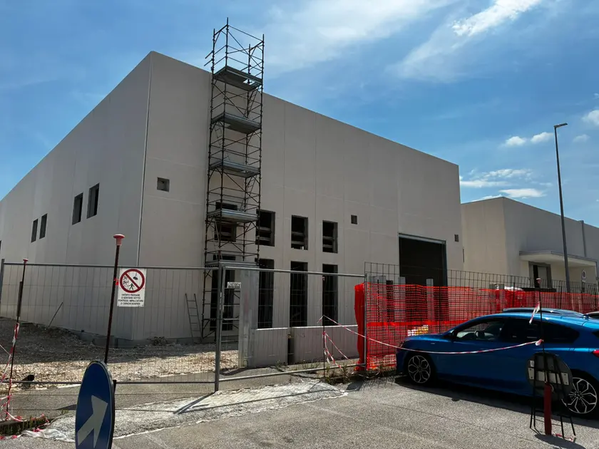 Malore nel cantiere di via Asiago a Castello di Godego, morto un operaio