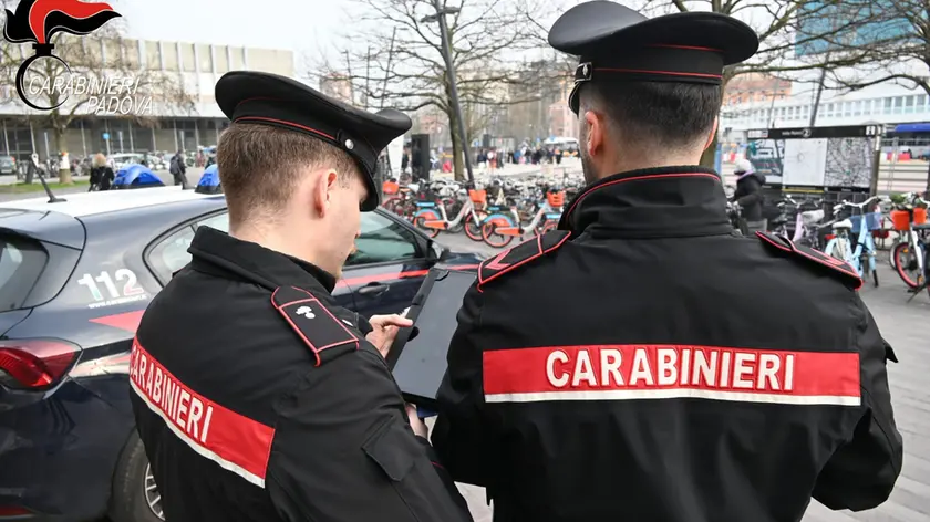 Localizza il cellulare rubato con l'app: i carabinieri lo re