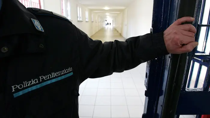Aggrediti tre agenti penitenziari da un detenuto nel carcere di Padova