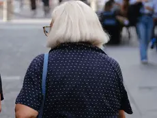 L’anziana è stata colta alla sprovvista e derubata della collana