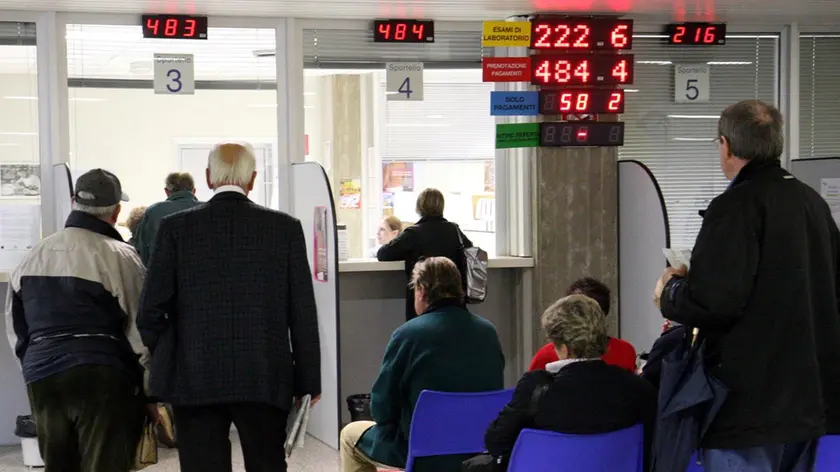Uffici pubblici a numero chiuso: la dura legge della prenotazione
