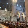 Fedeli nella Basilica del Santo