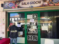 La polizia chiude una sala slot