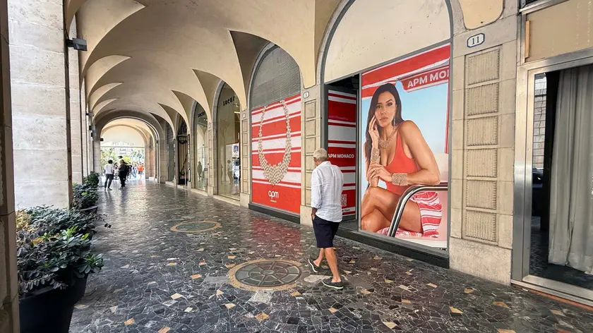 Quasi tutto pronto per la nuova gioielleria in via Emanuele Filiberto