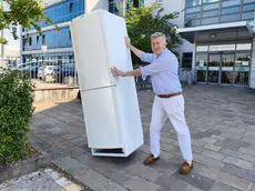 Il vicesindaco con il frigo