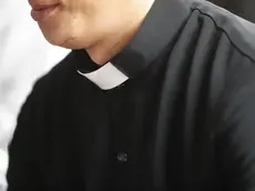 Un sacerdote. Due preti risarciti per l'accusa infondata di abusi sessuali