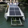 Il varo del catamarano elettrico a Treviso nelle acque del Sile