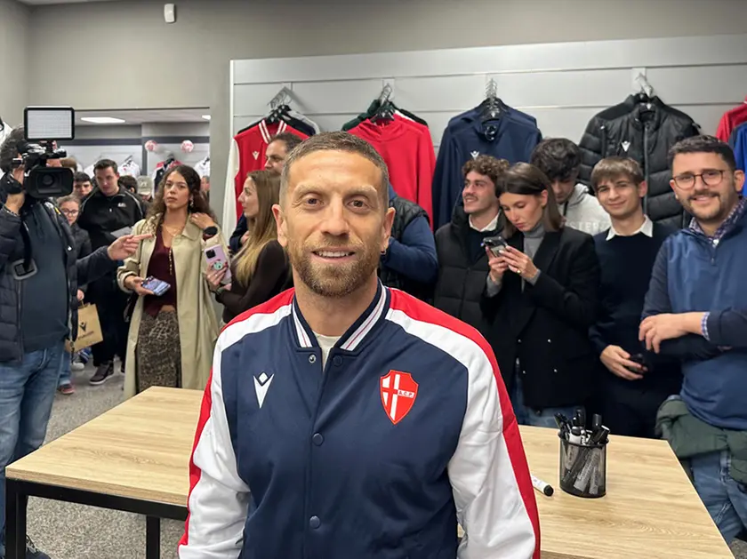 Papu Gomez alla Macron