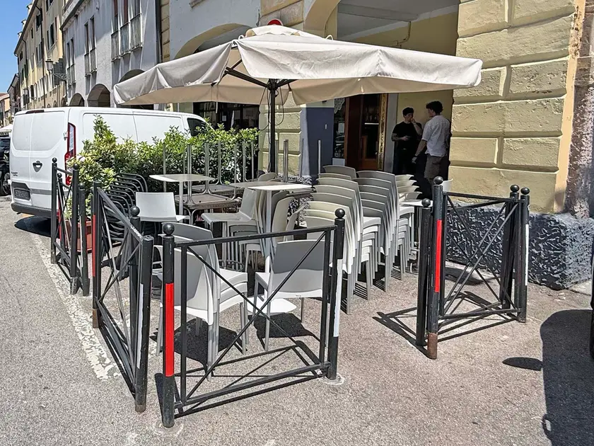 Il plateatico del bar-pasticceria Manzato