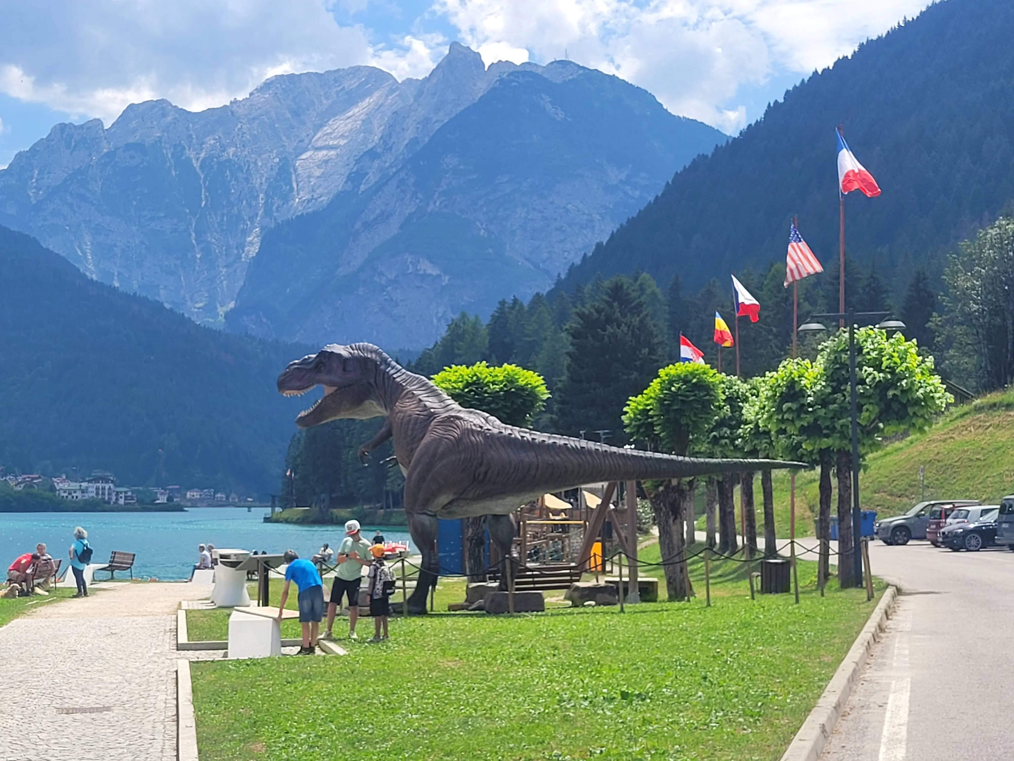 Il lungolago di Auronzo di Cadore torna ad ospitare una grande esposizione