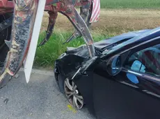 Lo schianto contro il trattore