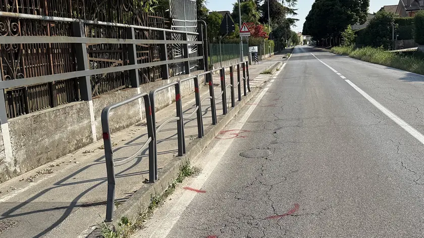 https://images.mattinopadova.it/view/acePublic/alias/contentid/1s2nltewu8vch3zmx5j/0/copia-di-copy-of-livieri-fotopiran-sant-angelo-di-piove-luogo-incidente-stradale-via-san-polo.webp?f=16%3A9&amp;w=840