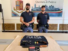 Le armi sequestrate dagli agenti