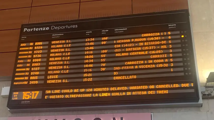 Il tabellone dei ritardi a Padova