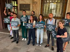 La protesta davanti al tribunale di Udine