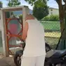 Provano a rubargli la moto: aggredito dai ladri con un coltello