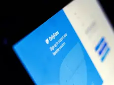 Guadagnava 'in nero' su Onlyfans e girava i soldi su conti esteri: denunciato influencer triestino