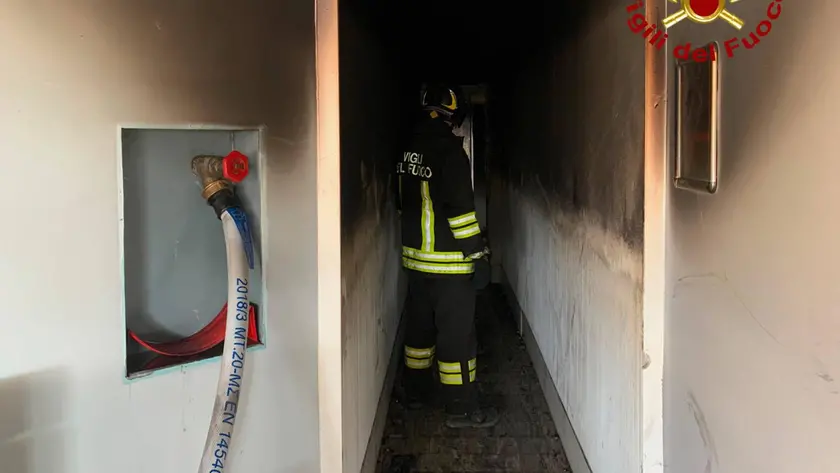 L'intervento dei vigili del fuoco sul posto