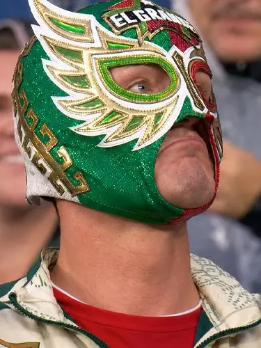 El Grande Americano (nome d'arte di Marcel Barthel, anche noto come Ludwig Kaiser in Wwe), inquadrato durante Messico-Inghilterra