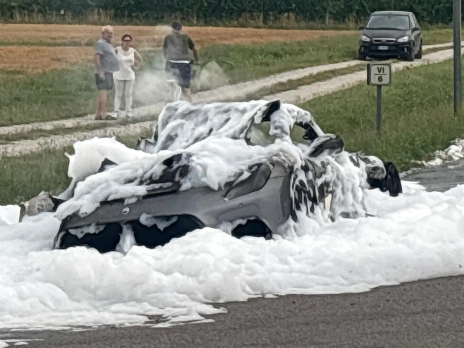 La Maserati distrutta dalle fiamme