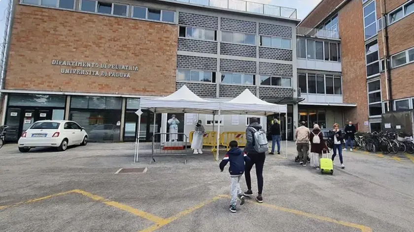 Il padre è stato condannato per le lesioni provocate al figlio