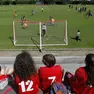 Una partita di giovani calciatori