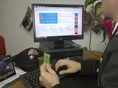 La donna era vittima di una truffa informatica
