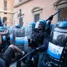 Gli scontri a Bologna