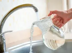 Il contatore è ancora staccato e l’acqua in casa non arriva