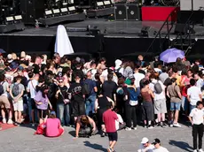 I primi fan sotto il palco dei Gorillaz (Silvano)