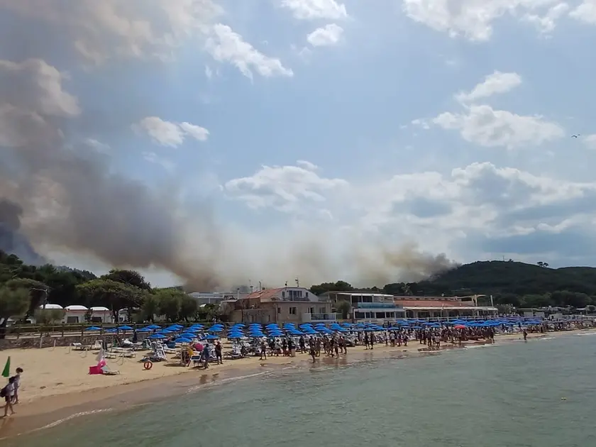 L'incendio a Peschici