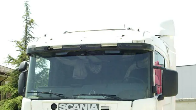 Ladri svuotano il serbatoio mentre l’autista dorme nel camion: sottratti 600 litri di carburante