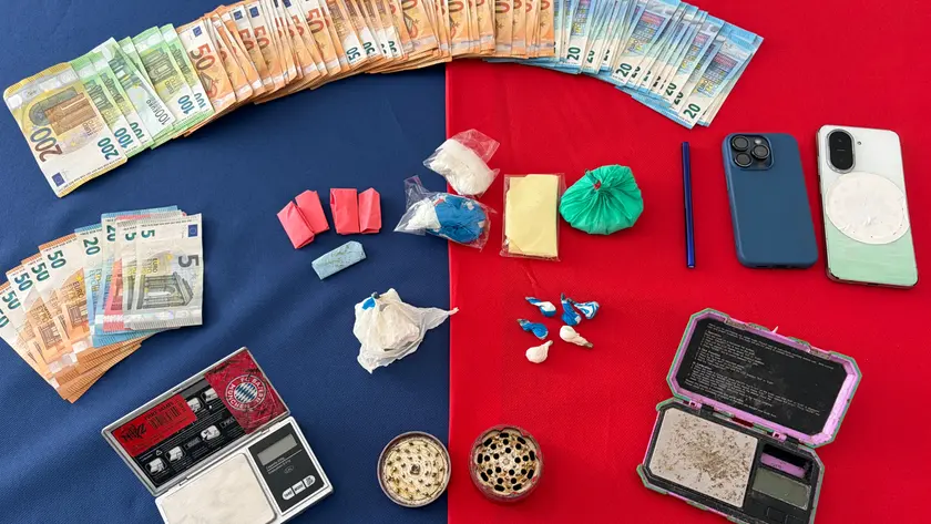 Droga e contanti sequestrati dai carabinieri a due trevigiani