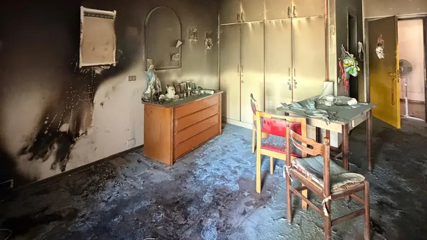 L'appartamento incendiato