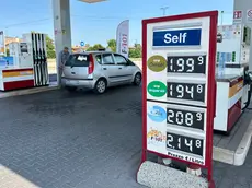 Sempre meno differenza tra il prezzo del diesel e quello della benzina