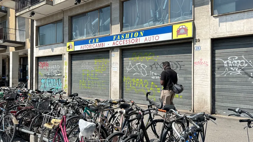 Il negozio di ricambi auto Pavan in via Avanzo dietro la stazione