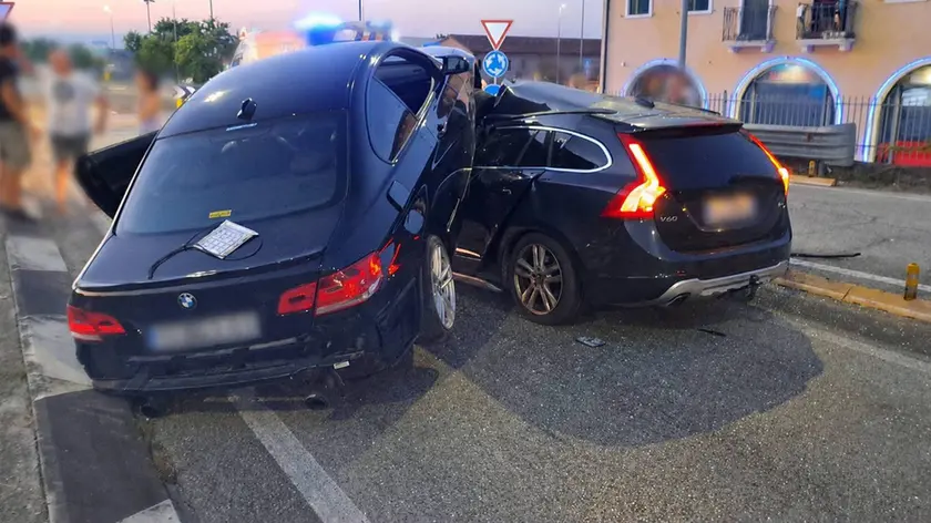 L'incidente all'altezza della rotatoria del Famila a Curtarolo