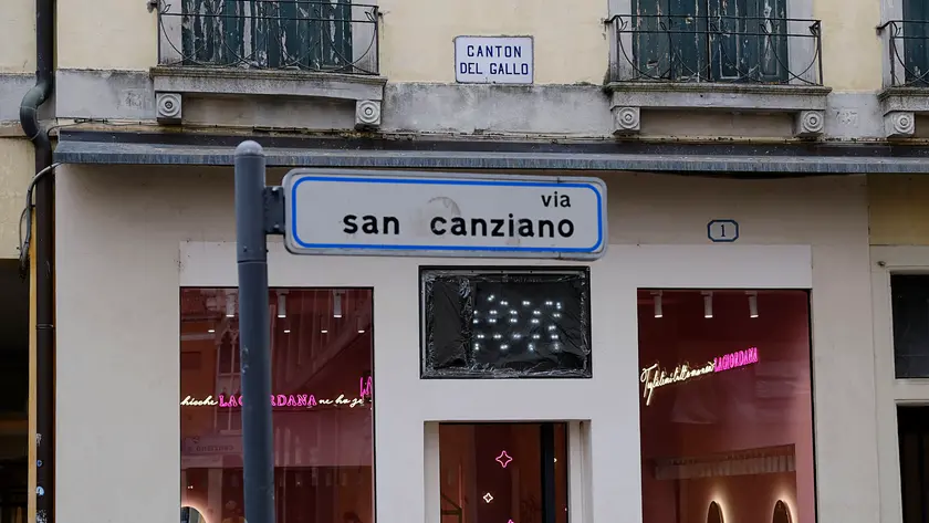 Via San Canziano e il Canton del Gallo in città