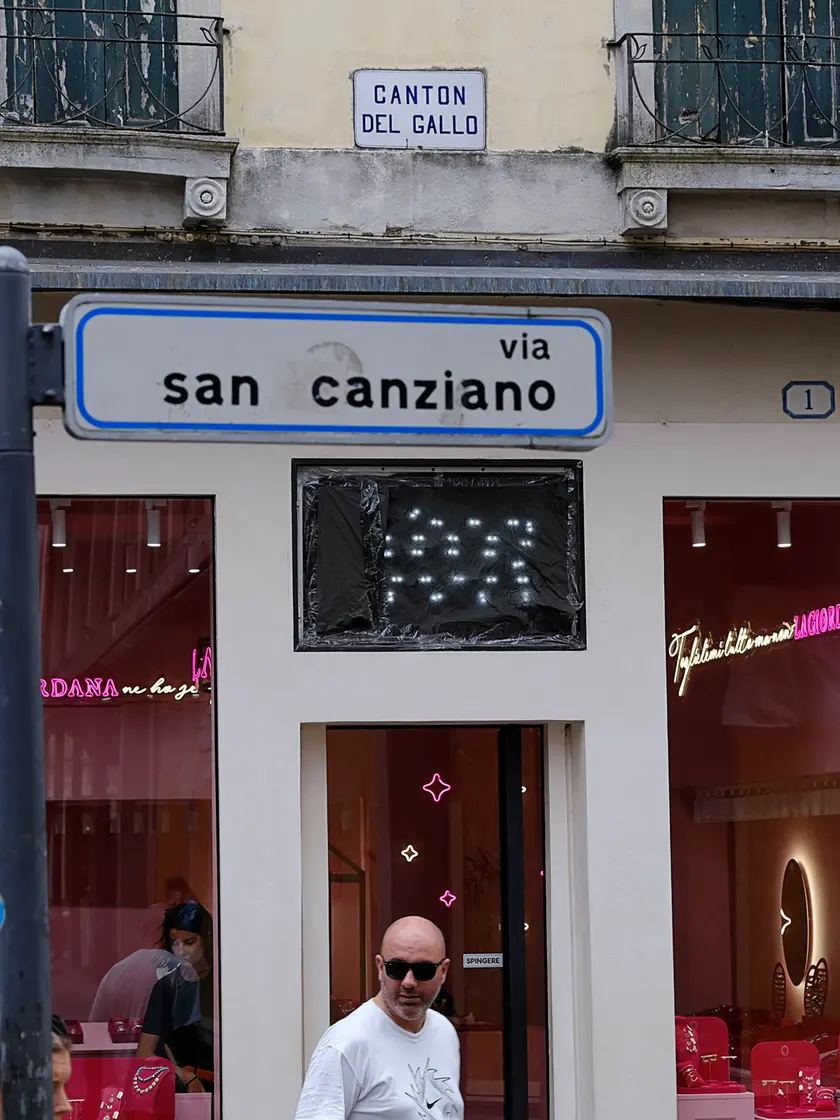 Via San Canziano e il Canton del Gallo in città
