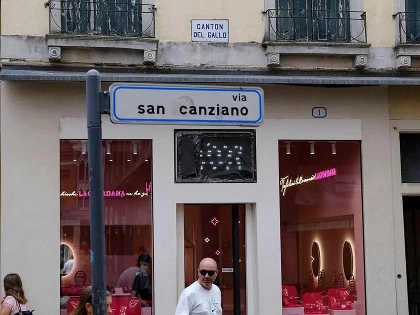Via San Canziano e il Canton del Gallo in città