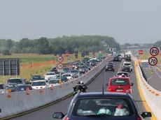 Traffico intenso sulla A4 per il primo weekend d'agosto