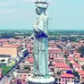 Una vista con il drone di com’era la statua di Sant'Antonio
