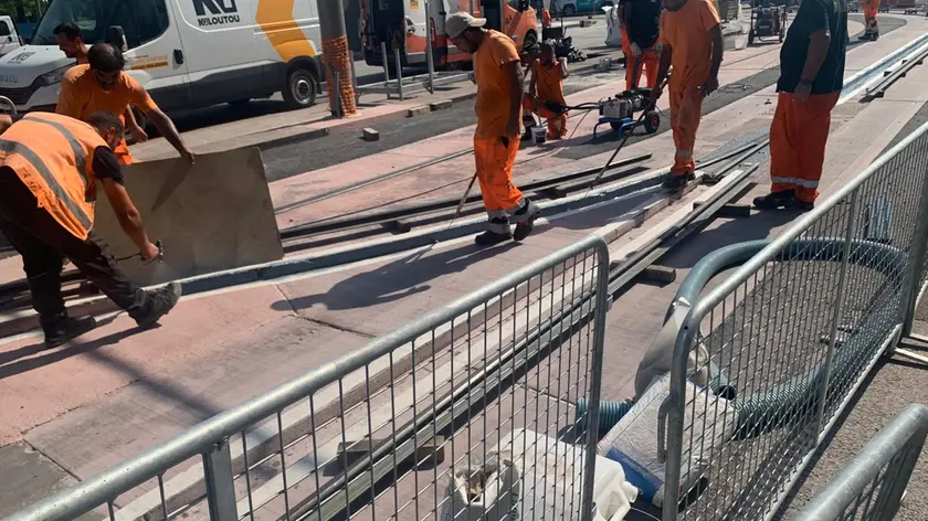 I lavori del cantiere del tram in stazione a Padova