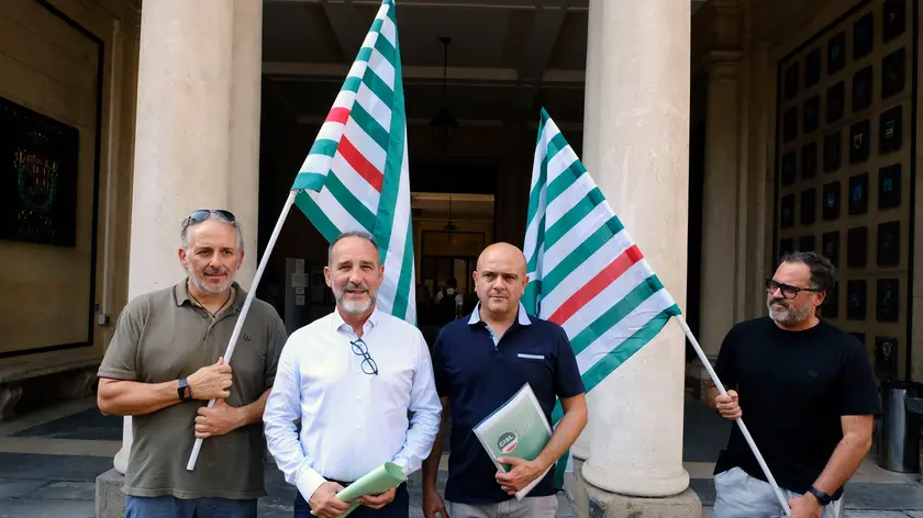 https://images.mattinopadova.it/view/acePublic/alias/contentid/1t1sjkcv190zn275hdd/0/copia-di-malfitano-agenzia-bianchi-padova-prefettura-conf-stampa-sindacato-cisl.webp?f=16%3A9&amp;w=840