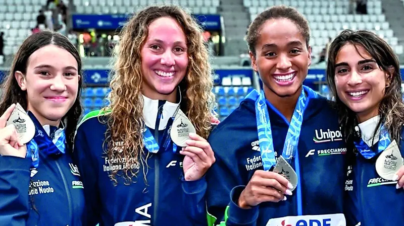 Le ragazze della 4x100 stile libero seconde agli Europei