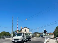 Il passaggio a livello di via Commerciale a Fratte