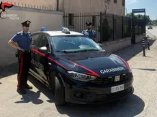 I due ladri sono stati denunciati dai carabinieri